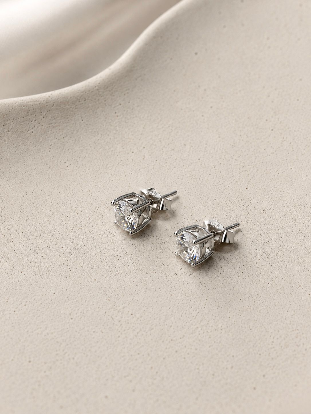 Brinco Moissanite 6mm